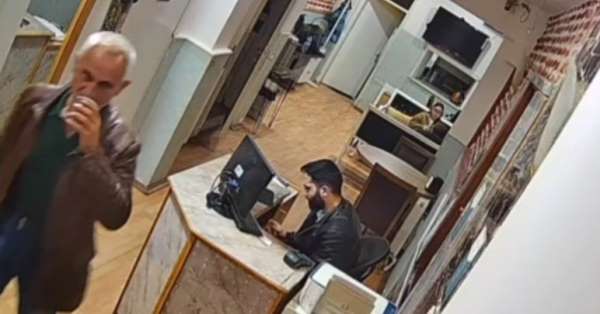 CHP Genel Başkanı Özgür Özel'e saldırıda bulunan şahsın saldırıdan önceki görüntüleri ortaya çıktı