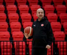 Melikgazi Kayseri Basketbol Antrenörü Özsarı, sezonu değerlendirdi