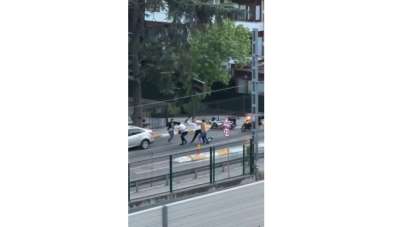 Pendik'te yol verme kavgası: Yumruklar, kask ve bıçak havada uçuştu