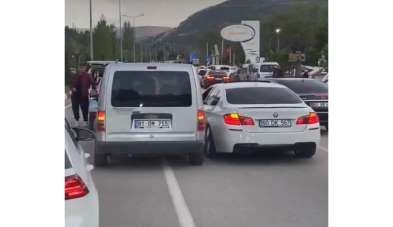 Tokat'ta düğün konvoyunda tehlikeli gelenek