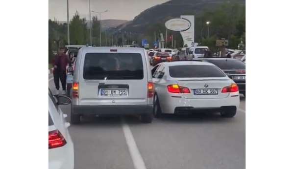 Tokat'ta düğün konvoyunda tehlikeli gelenek