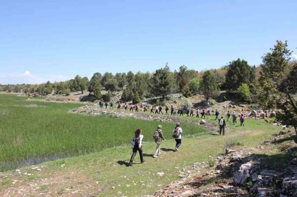 Üniversite öğrencileri, Beyşehir'in botanik hazinelerini keşfetti