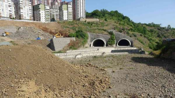 Trabzon'daki Kanuni Bulvarı'nda viyadük ve tünel inşaatlarının yapımı sürüyor - Trabzon haber