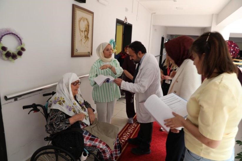80 yaş üstü ile yatağa bağımlı hastaları için reçete ve rapor kolaylığı