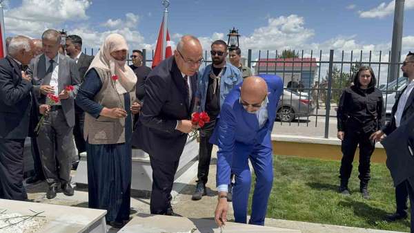 Ağrı'da şehitler bayram öncesi anıldı