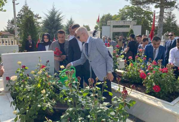 Karaman'da şehitlik ziyareti