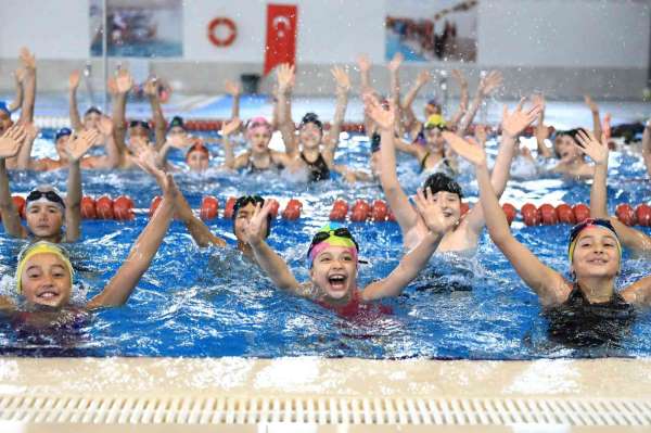 Denizli'de yüzme sporuna ilgi artıyor