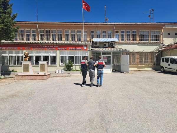 Interpol'ün kırmızı bültenle aradığı terörist Eskişehir'de yakalandı