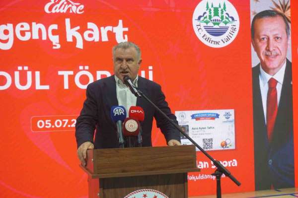 Bakan Osman Aşkın Bak: 'En büyük hedefimiz gençleri spora yönlendirerek kötü alışkanlıklardan uzak tutmak'