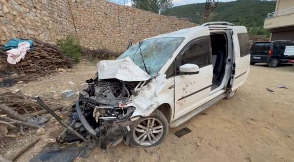 Hakkari'de trafik kazası: 3 yaralı