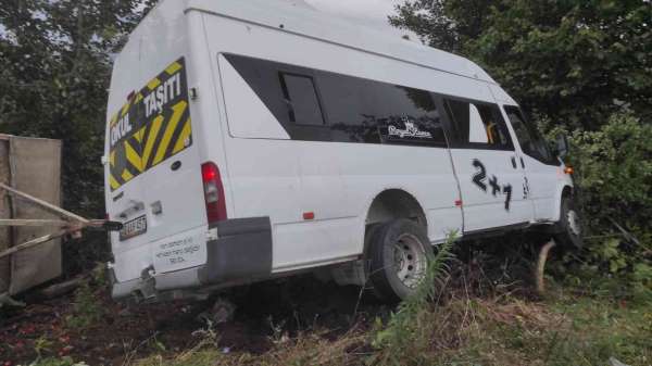 Ordu'da fındık işçilerini taşıyan minibüs kaza yaptı: 13 yaralı - Ordu haber