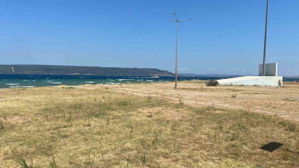 Çanakkale'de sahilde patlamamış top mermisi bulundu