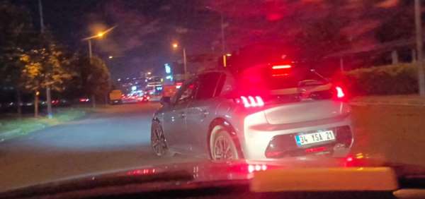 E-5 Karayolu'nda trafik tartışması büyüdü: Kovalama ve küfürlü saldırıya dönüştü