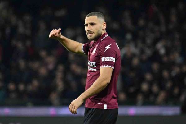 Gazze açıklamasına tepki gösteren Fortuna Düsseldorf taraftarı, İsrailli Weismann'ın transferini engelledi