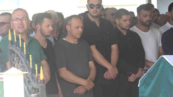 Yalova'da trafik kazasında ölen genç son yolculuğuna uğurlandı
