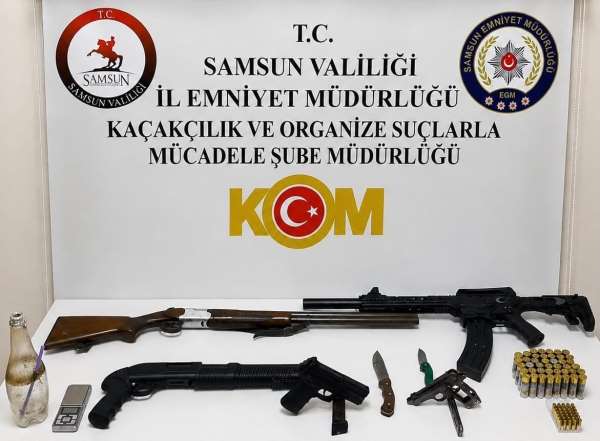 Bafra'da ruhsatsız silah operasyonu: 3 gözaltı