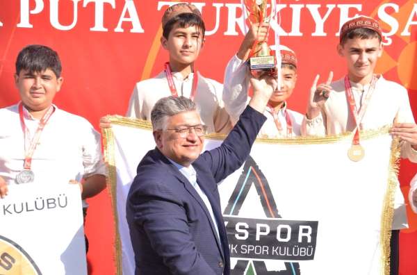Rektör Kızıltoprak: 'Geleneksel Türk okçuluğu geleceğe taşınan bir medeniyet mirasıdır'