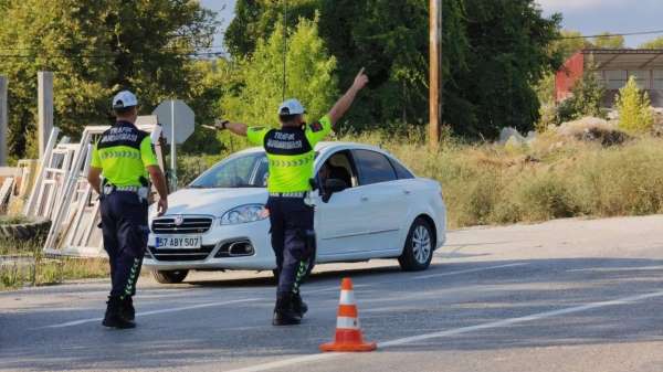 Sinop'ta jandarmadan trafik güvenliği için 7/24 denetim