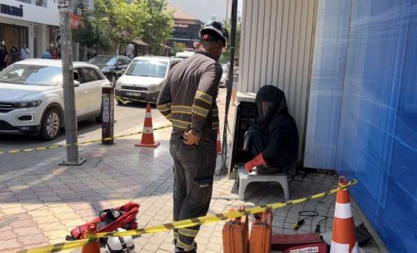 Trafoda yangın çıktı, vatandaşlar ATM'den para çekmeye devam etti