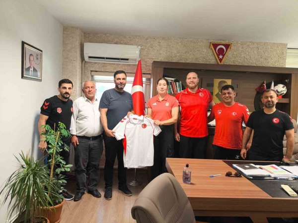 U-20 Kadın Güreş Milli Takımı, Dünya Şampiyonası hazırlıklarını Afyonkarahisar'da sürdürüyor