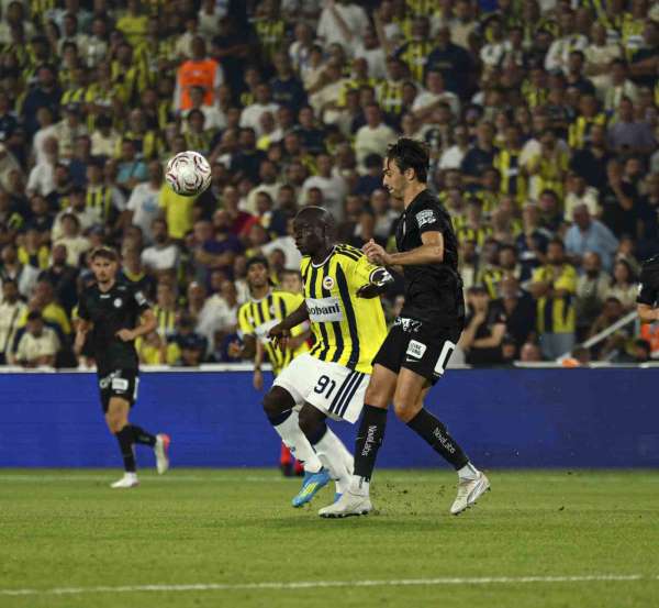 UEFA Şampiyonlar Ligi: Fenerbahçe: 2 - Sturm Graz: 0