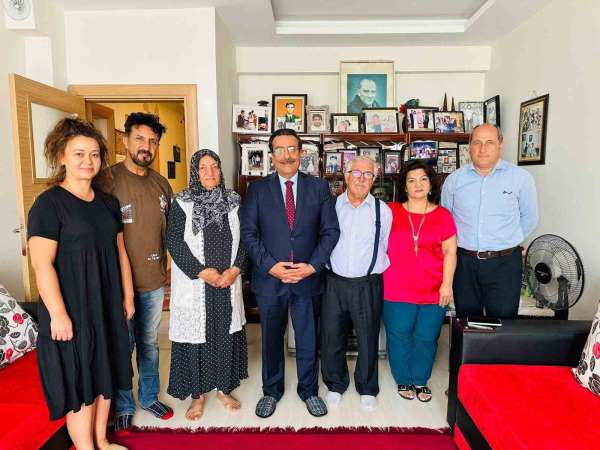 Burhaniye Kaymakamı şehit ailelerini ziyaret etti