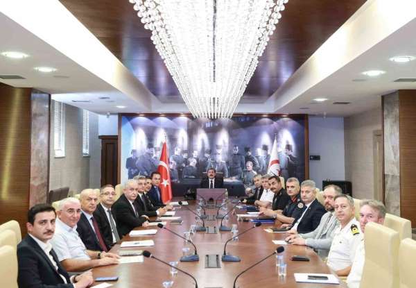 Samsun'da eğitim-öğretim yılı öncesi asayiş ve trafik tedbirleri toplantısı