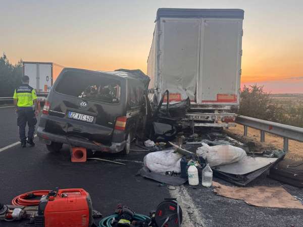 Şanlıurfa'da feci kaza: 2 ölü, 2 ağır yaralı