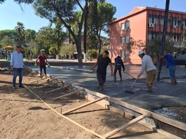 Yenipazar'da spor alanı ve cadde çalışmaları sürüyor