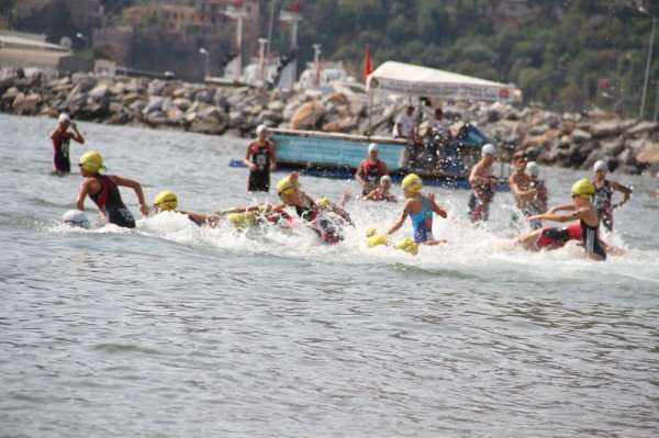 Alanya Triatlon'da 50 ülkeden bin sporcu ter döküyor