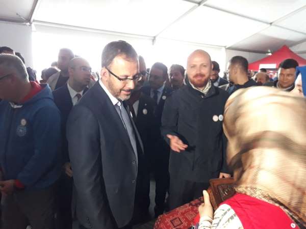 Bakan Kasapoğlu, Etnospor Kültür Festivali'ni ziyaret etti 