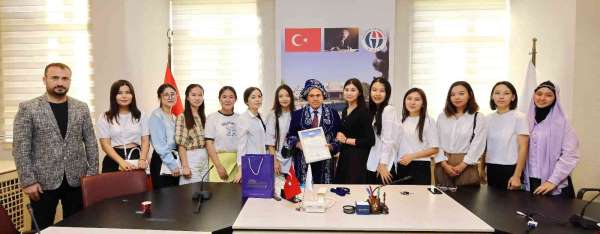 Kazakistanlı öğrenciler GAÜN'de