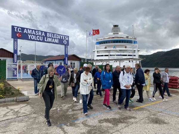 Rusya'dan demir alan kruvaziyer 796 yolcusuyla Amasra Limanına ulaştı