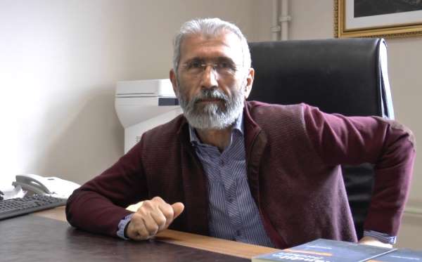 Terör örgütü elebaşı Öcalan'ın açıklamasını paylaşan profesör görevden uzaklaştırıldı