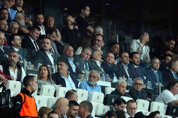 TFF Başkanı Büyükekşi, Beşiktaş Stadyumu'nu terk etti