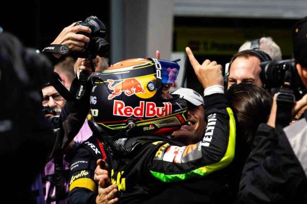 Ayhancan Güven'den tarihi şampiyonluk