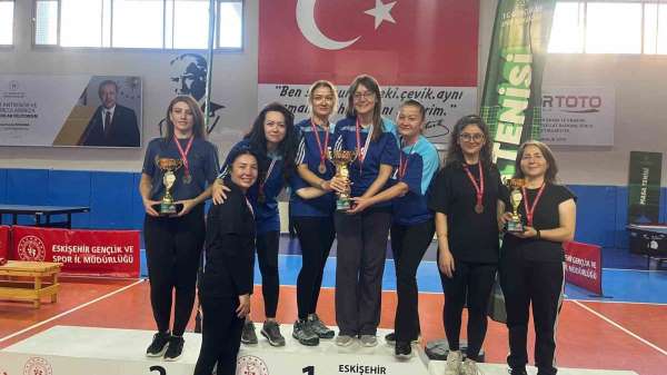 Eskişehir'de masa tenisi müsabakalarında dereceye giren takımlar belli oldu
