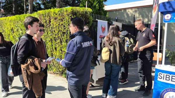 Eskişehir'de üniversite öğrencilerine siber güvenlik bilgilendirmesi yapıldı