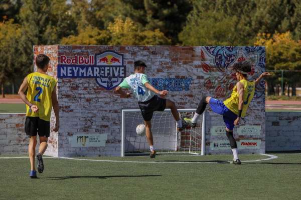 Red Bull Neymar Jr's Five'ta final şekilleniyor