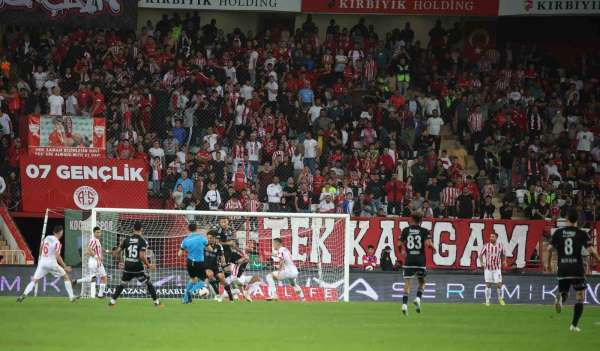 Trendyol Süper Lig: Antalyaspor: 0 - Beşiktaş: 0