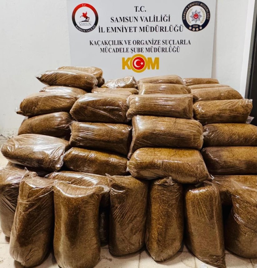 Samsun'da polisin arama yaptığı araçta 475 kilogram kaçak tütün ele geçirildi