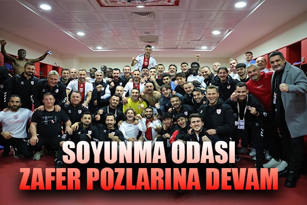 Soyunma Odası Zafer Pozlarına Devam