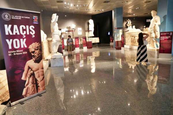 Ait olduğu topraklara kazandırılan eserler ve hikayeleri 'Kaçış Yok' sergisiyle Antalya'da