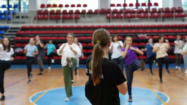 Maltepe Belediyesi'nden kadınlara spor ve savunma dersleri