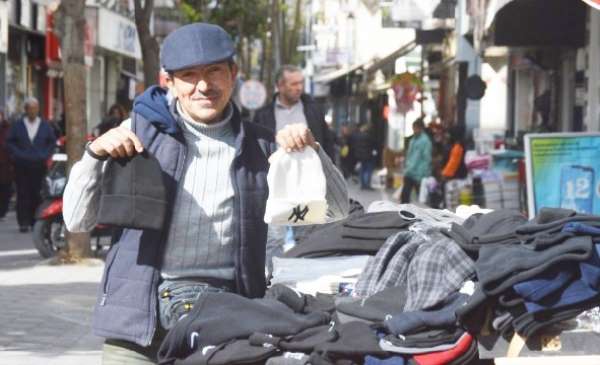 Tavşanlı'da kışlık giysiler tezgahlarda yerini almaya başladı