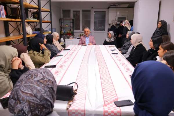 Bayburt'ta üniversite öğrencilerine gençliğin önemi anlatıldı