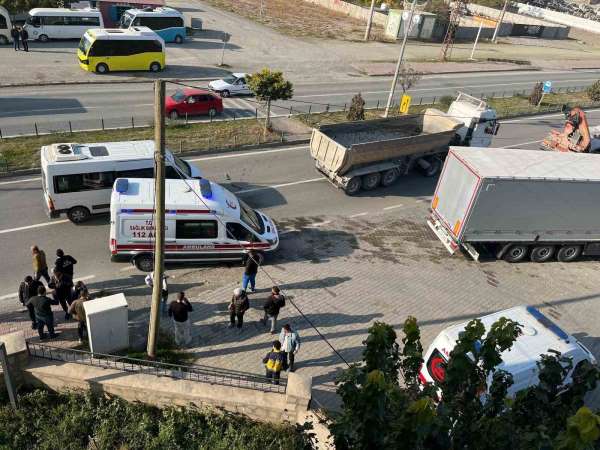 Iğdır'da polis minibüsü kaza yaptı: 7 yaralı