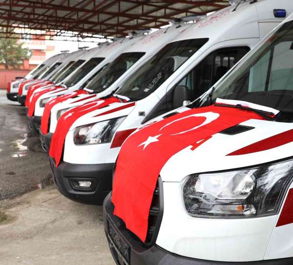 5 yılda 600 bin vakaya ulaşan ambulans ekipleri her ay Türkiye'yi 34 kere turlayacak kadar yol yapıyor