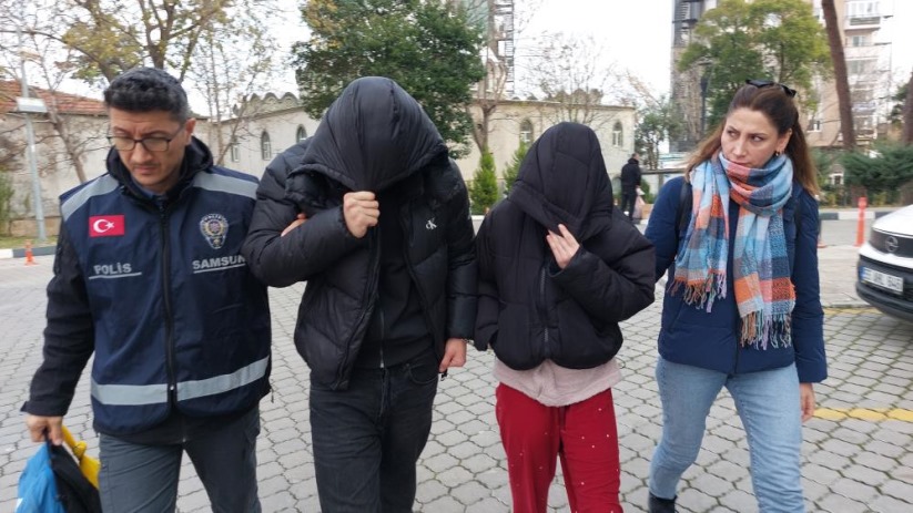 Samsun'da mağazadan giyim eşyası çaldılar