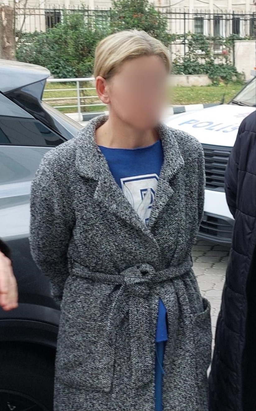 Samsun'da kar maskeli kadın, komşusunun bileziklerini gasp etti